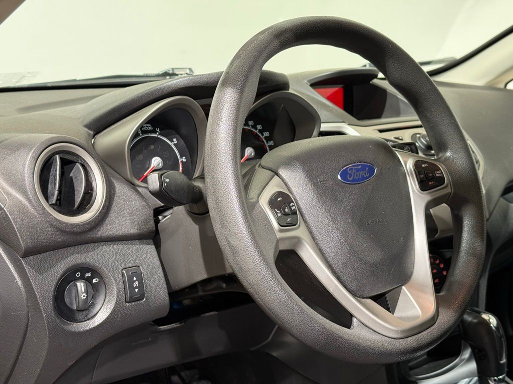 Thumbnail: 2013 Ford Fiesta - 16