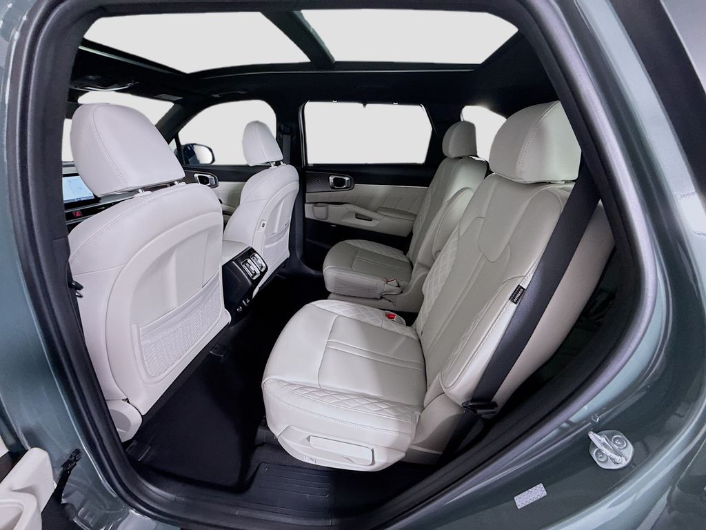 Thumbnail: 2025 Kia Sorento - 22