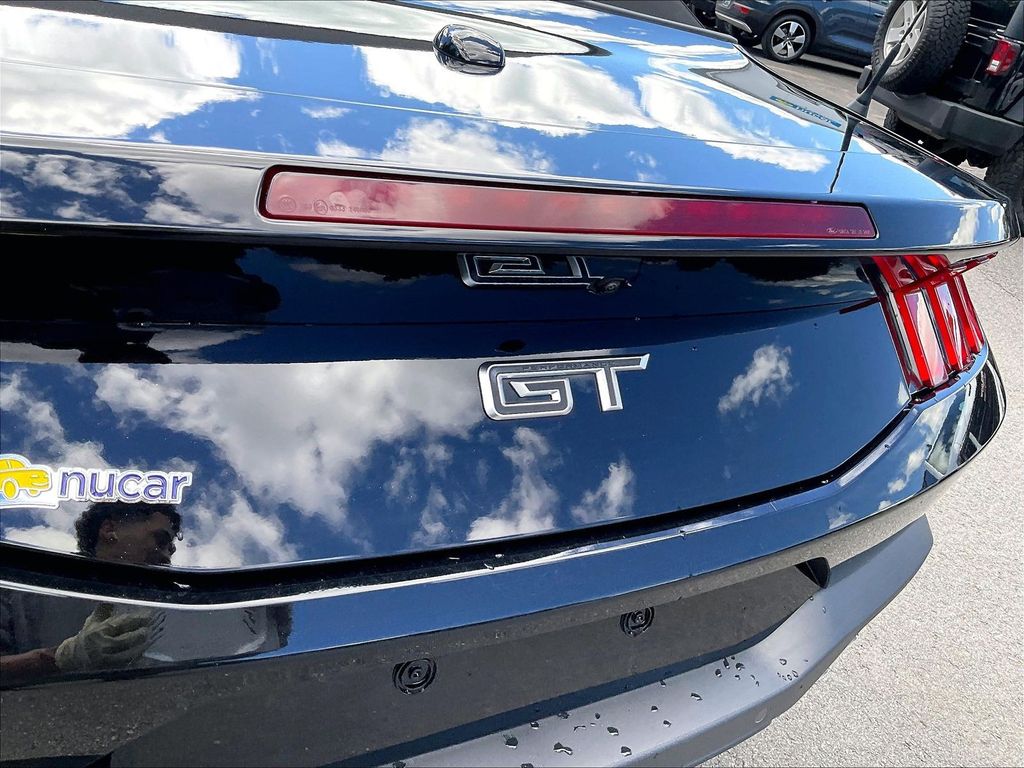 2025 Ford Mustang — photo 28