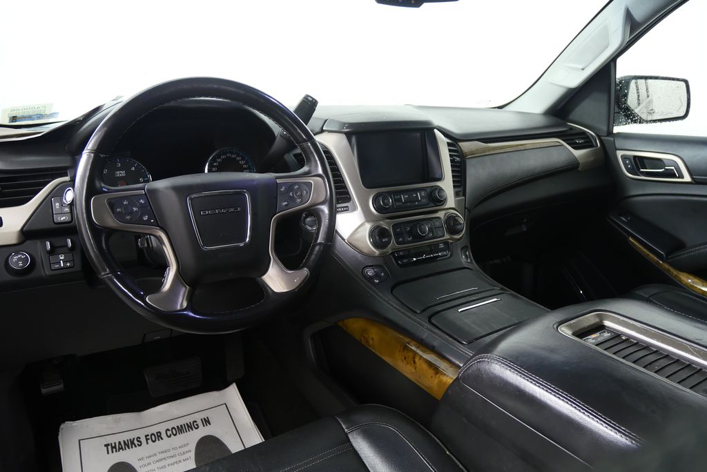 2017 GMC Yukon XL Denali 18