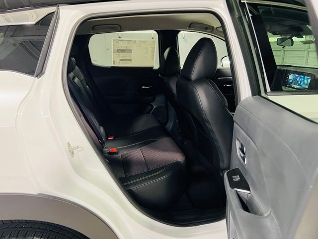 2026 Aspen White/Super Black Nissan Kicks SR FWD SUV