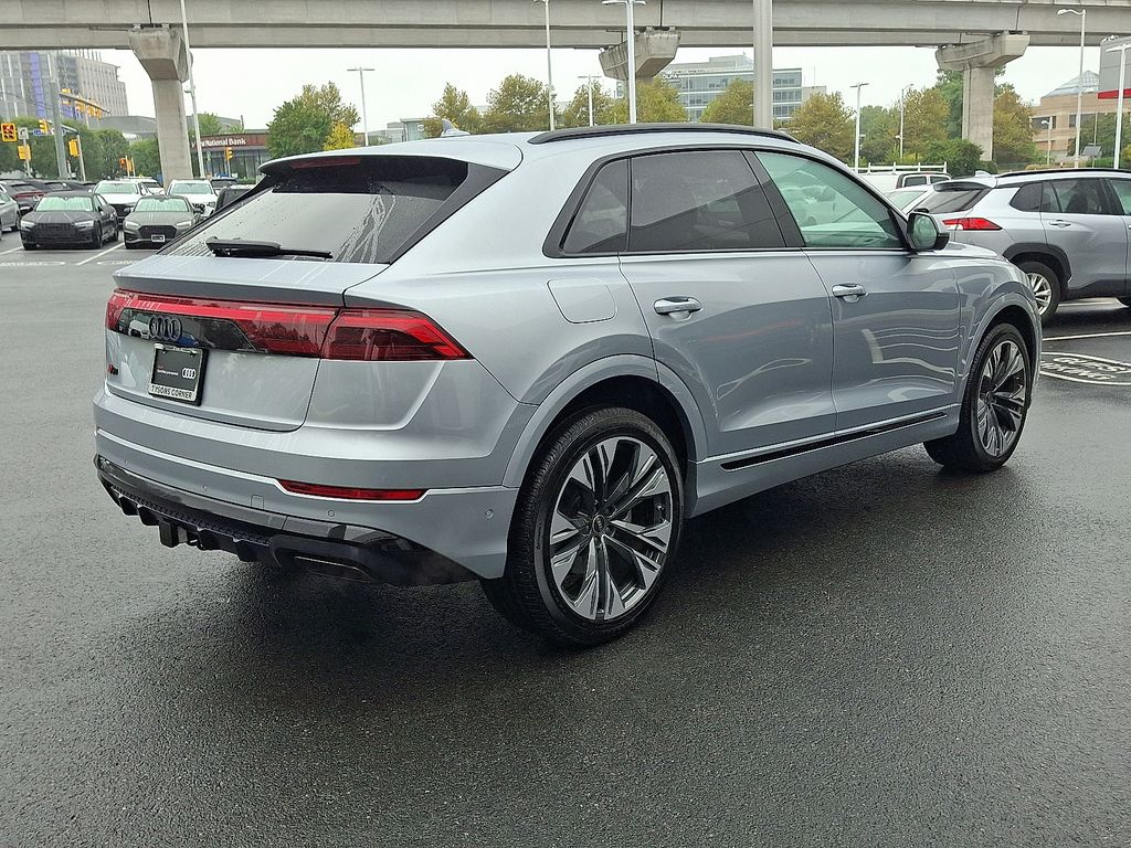 Thumbnail: 2025 Audi Q8 - 4