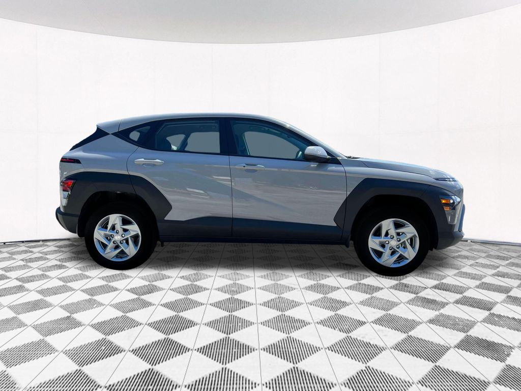 2025 Hyundai Kona SE 9