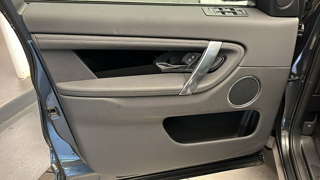 2023 Land Rover Discovery Sport S 11