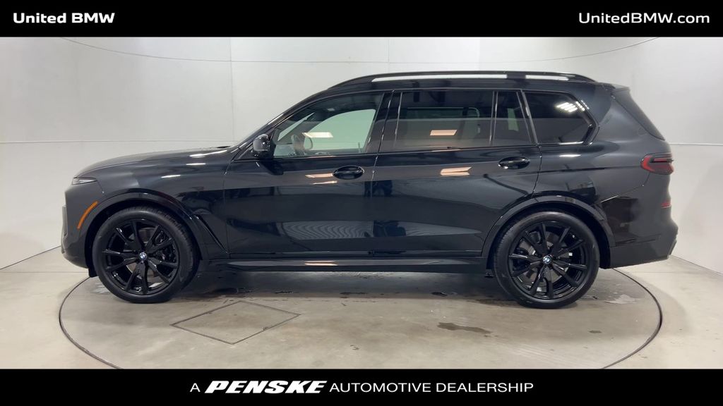 2025 BMW X7 M60i 5