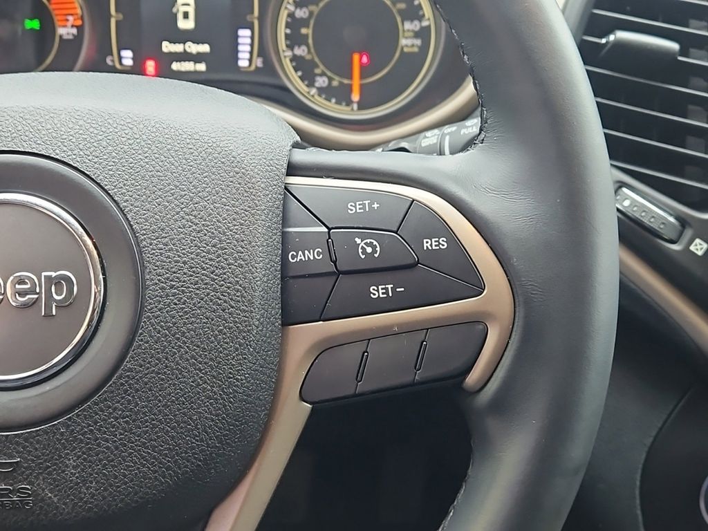 2016 Jeep Cherokee Latitude photo