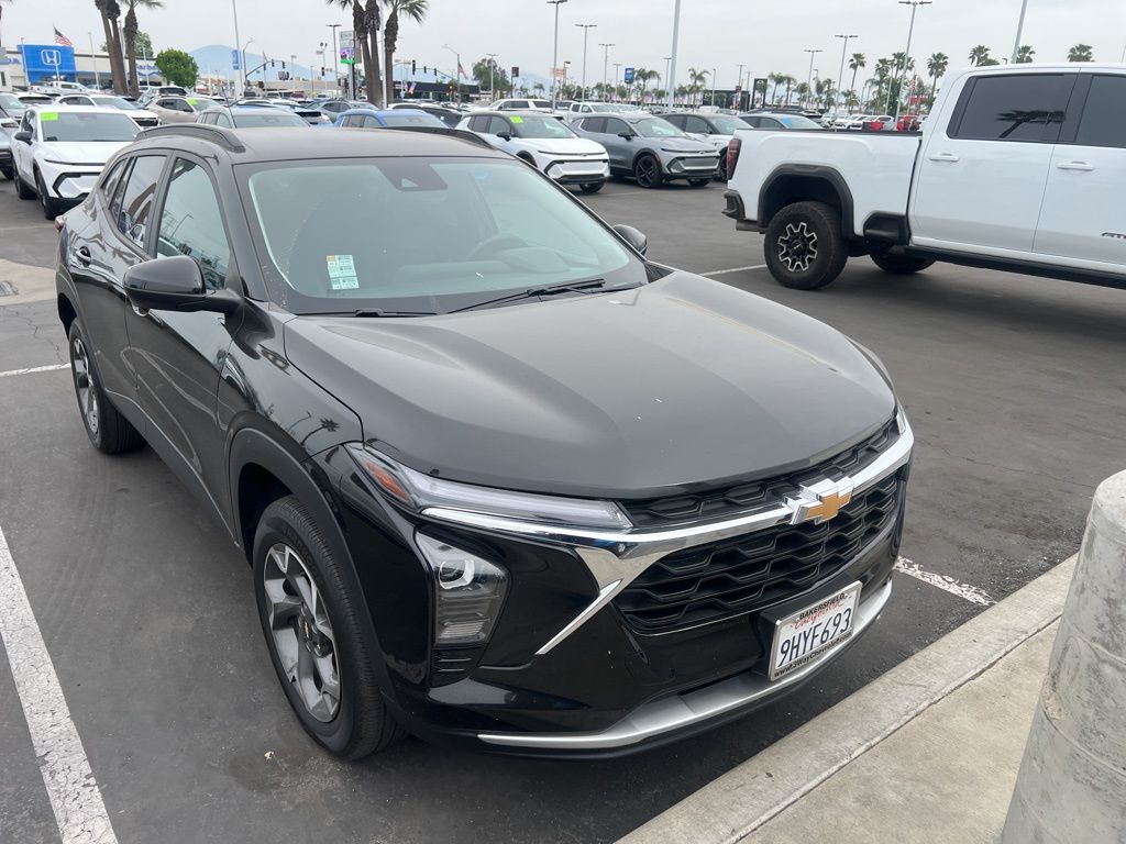 Mosaic Black Metallic 2024 Chevrolet Trax LT FWD SUV / Crossover Front-Wheel Drive 6-Speed Automatic