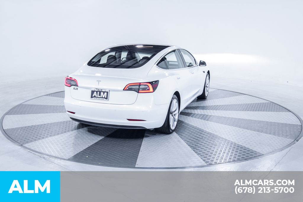 Used 2018  Tesla Long Range image 10