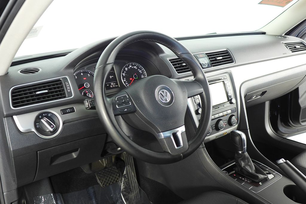 Thumbnail: 2015 Volkswagen Passat - 29