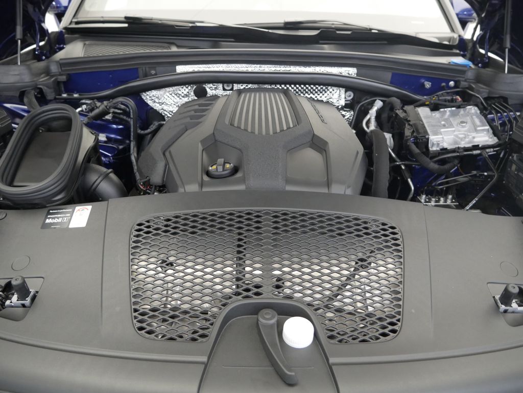 Thumbnail: 2026 Porsche Macan - 12