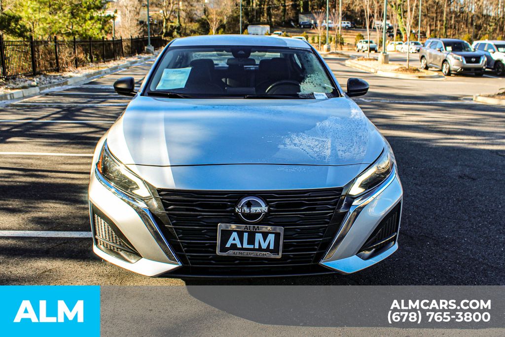 Used 2024 Silver Nissan 2.5 SV image 10