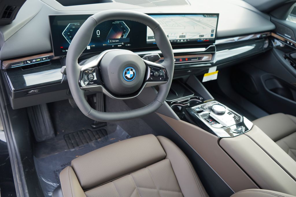 Thumbnail: 2026 BMW i5 - 13