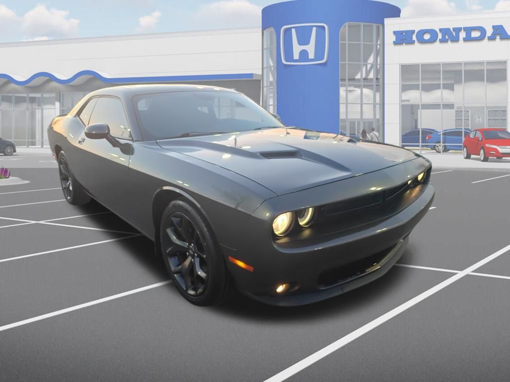 2020 Dodge Challenger SXT RWD