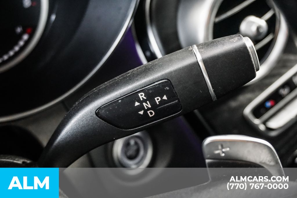 Used 2022  Mercedes-Benz GLC 300 Coupe image 33