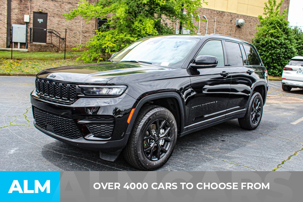 Used 2025 Black Jeep Altitude image 3