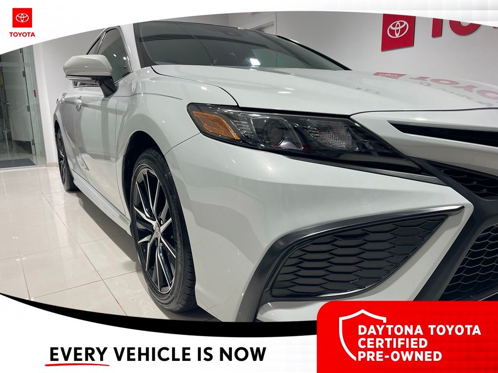 2024 Toyota Camry SE - Photo 2