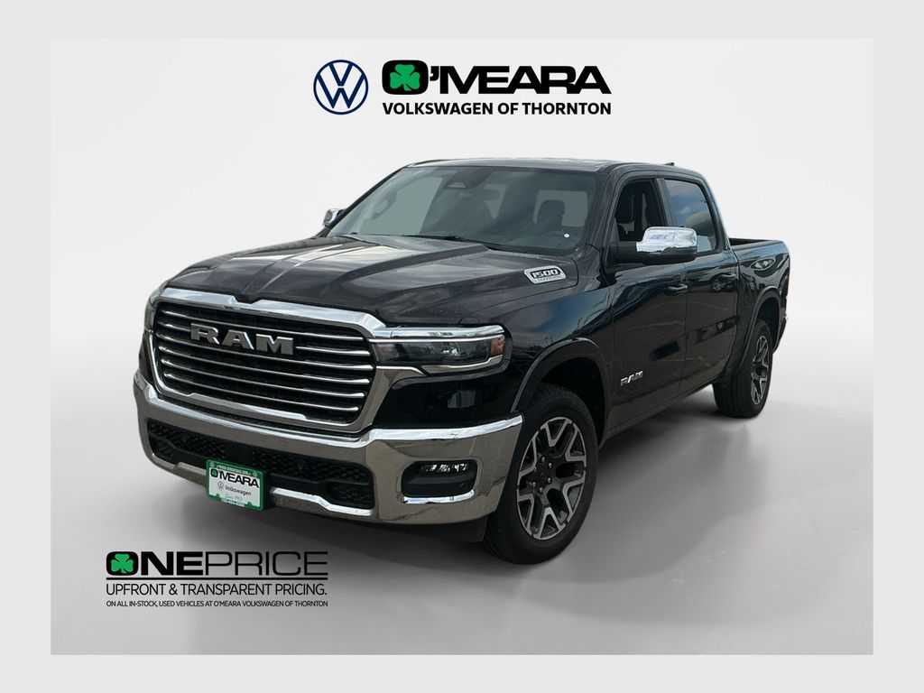 Diamond Black Crystal Pearlcoat 2026 RAM 1500 Pickup Truck Four-Wheel Drive 8-Speed Automatic