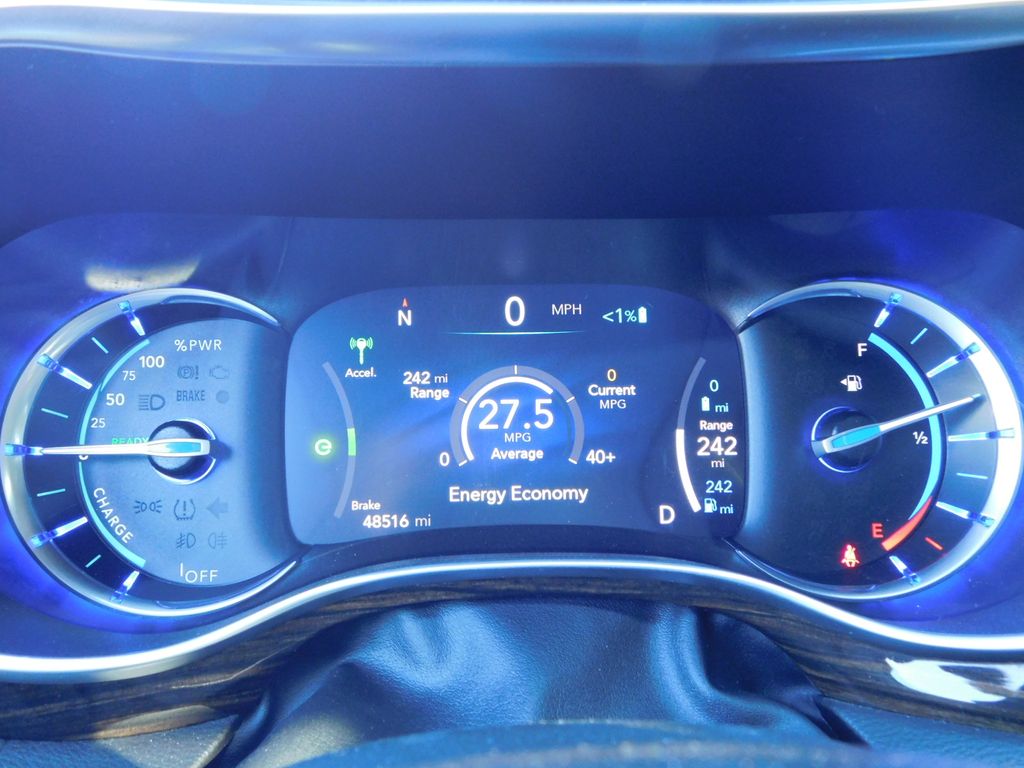 Thumbnail: 2023 Chrysler Pacifica - 7