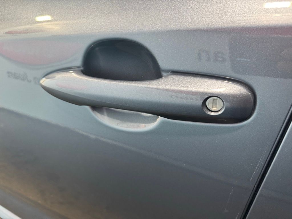 Thumbnail: 2025 Toyota Corolla - 12