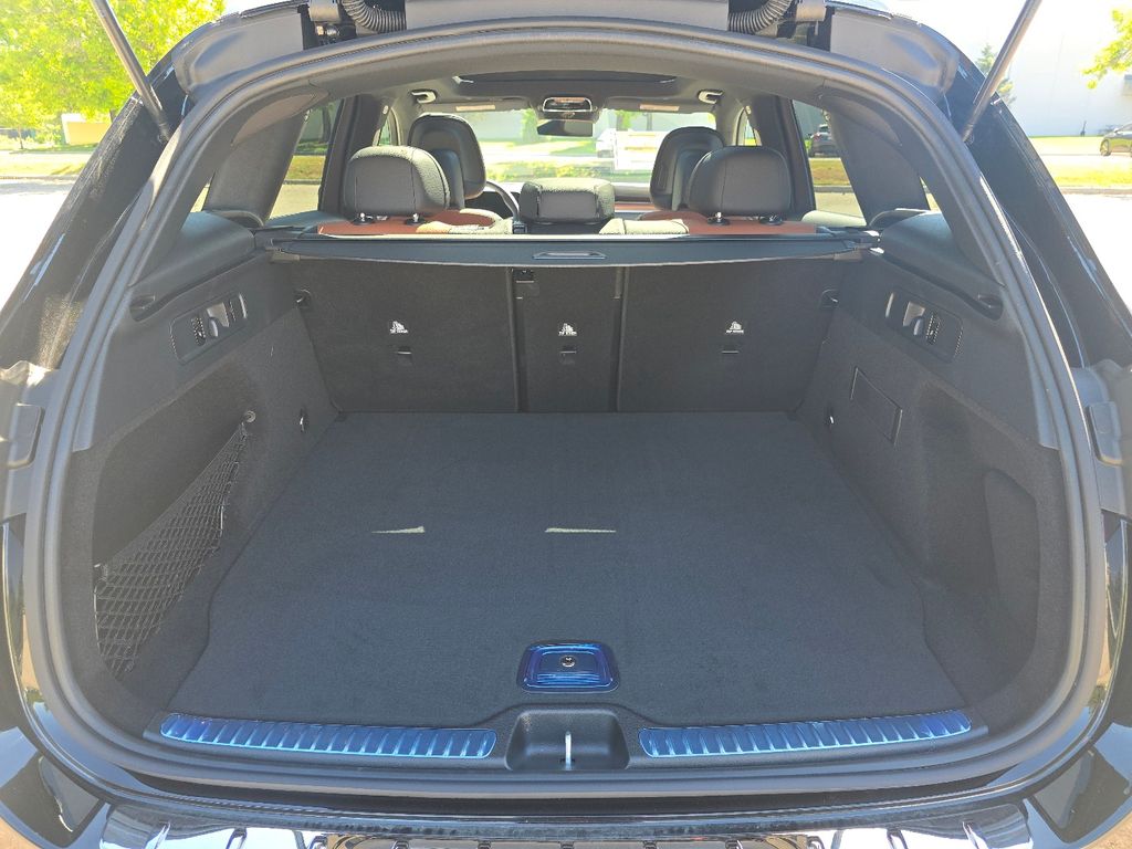 New 2026 Black Mercedes-Benz GLC 300 image 20