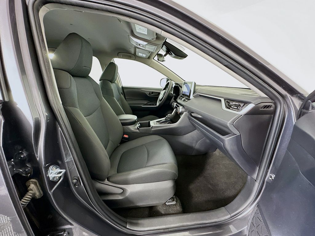 Thumbnail: 2025 Toyota RAV4 - 27