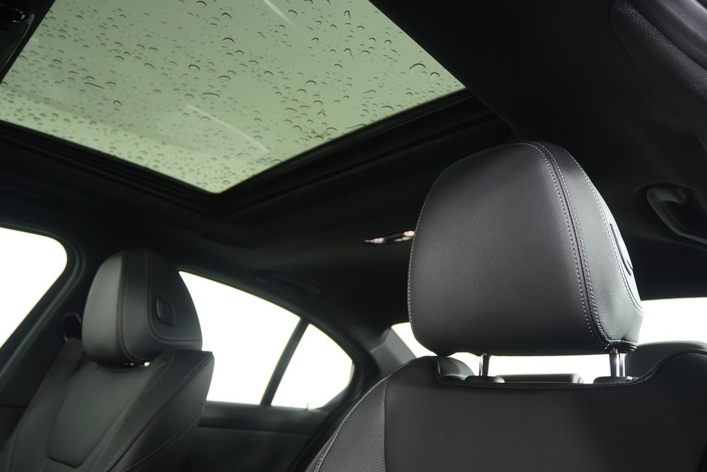 Thumbnail: 2025 BMW 3 Series - 12