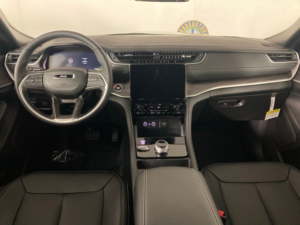 New 2025 Gray Jeep Limited image 5