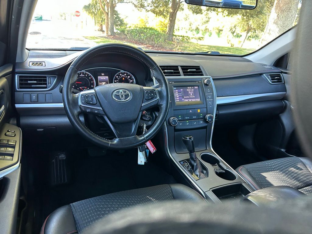 Thumbnail: 2015 Toyota Camry - 12