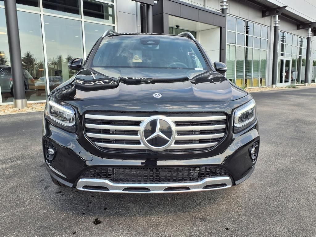 New 2025 Black Mercedes-Benz GLB 250 image 9