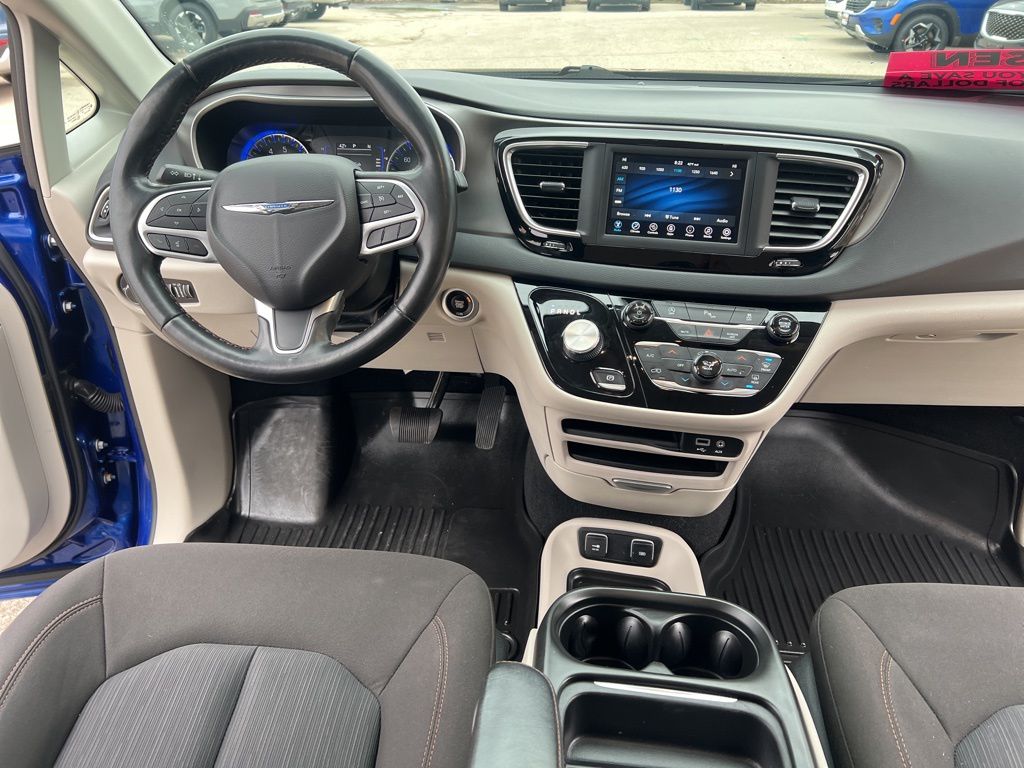 2020 Chrysler Pacifica Touring photo