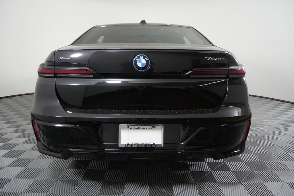 2025 BMW 7 Series 750e xDrive 4