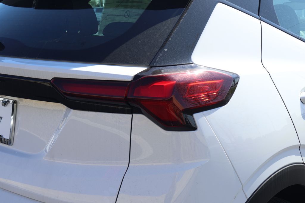 Thumbnail: 2027 Chevrolet Bolt EV - 7