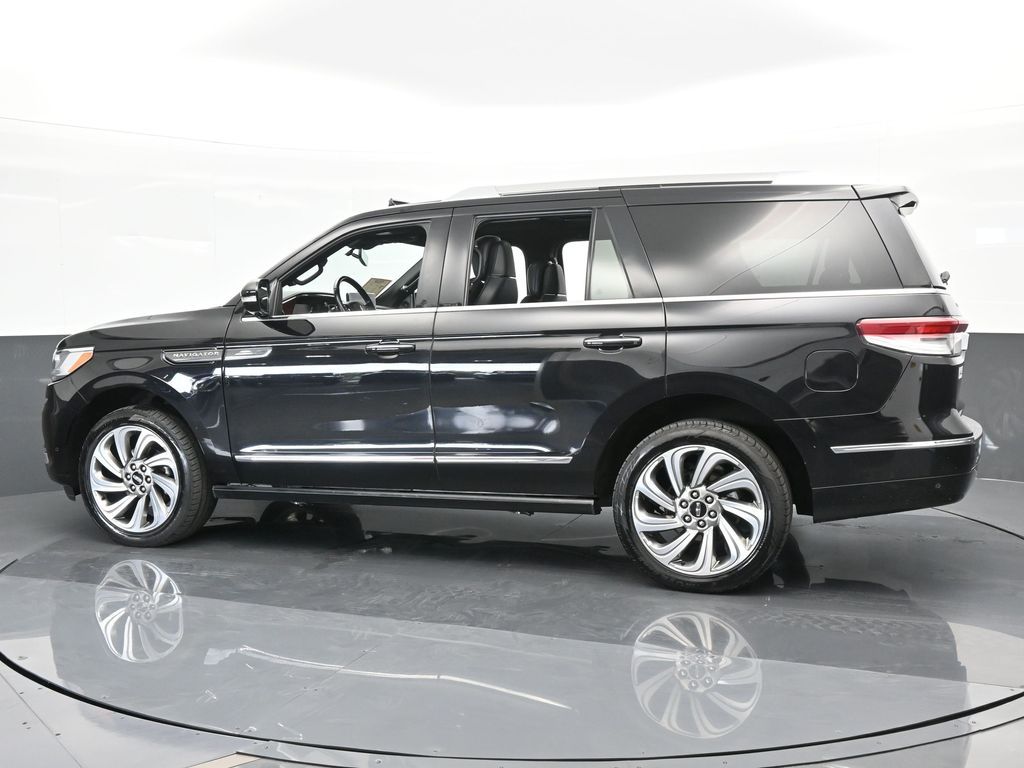 Used 2022 Lincoln Navigator Reserve with VIN 5LMJJ2LT8NEL01945 for sale in Miami, FL