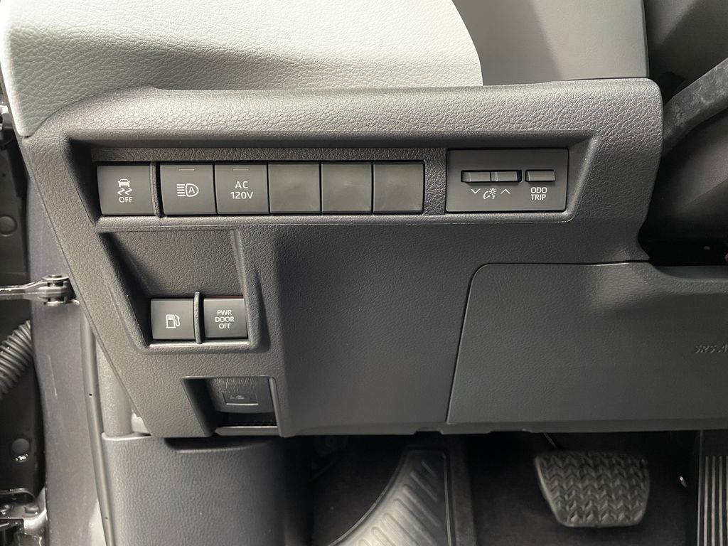Thumbnail: 2025 Toyota Sienna - 20