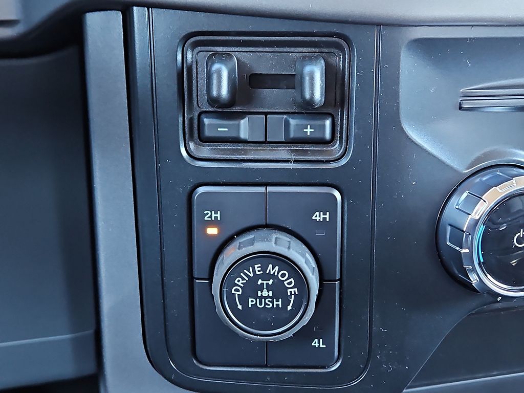 2025 Ford F-150 XLT - Photo 14