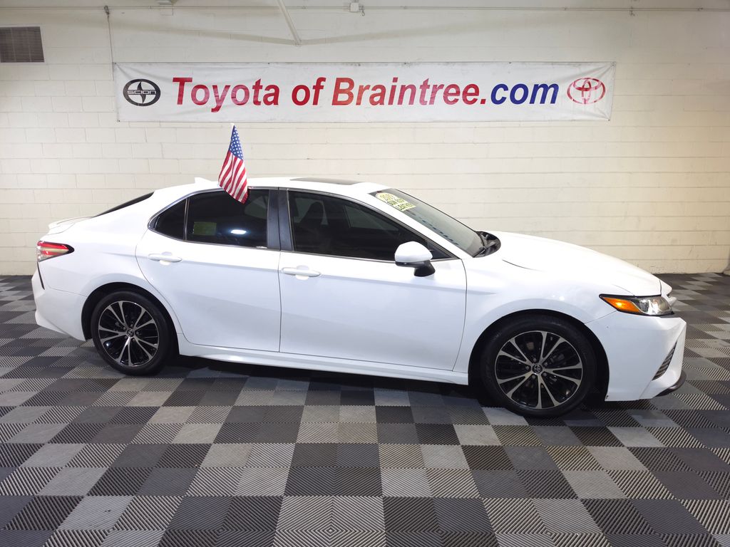 2019 Toyota Camry SE