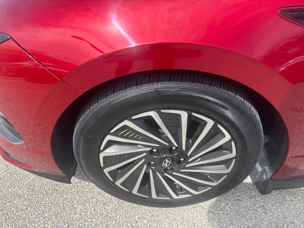 Used 2024 Red Hyundai Limited image 9