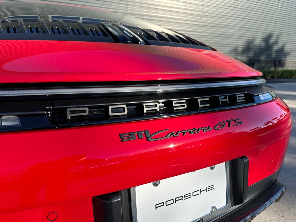 Thumbnail: 2026 Porsche 911 - 14