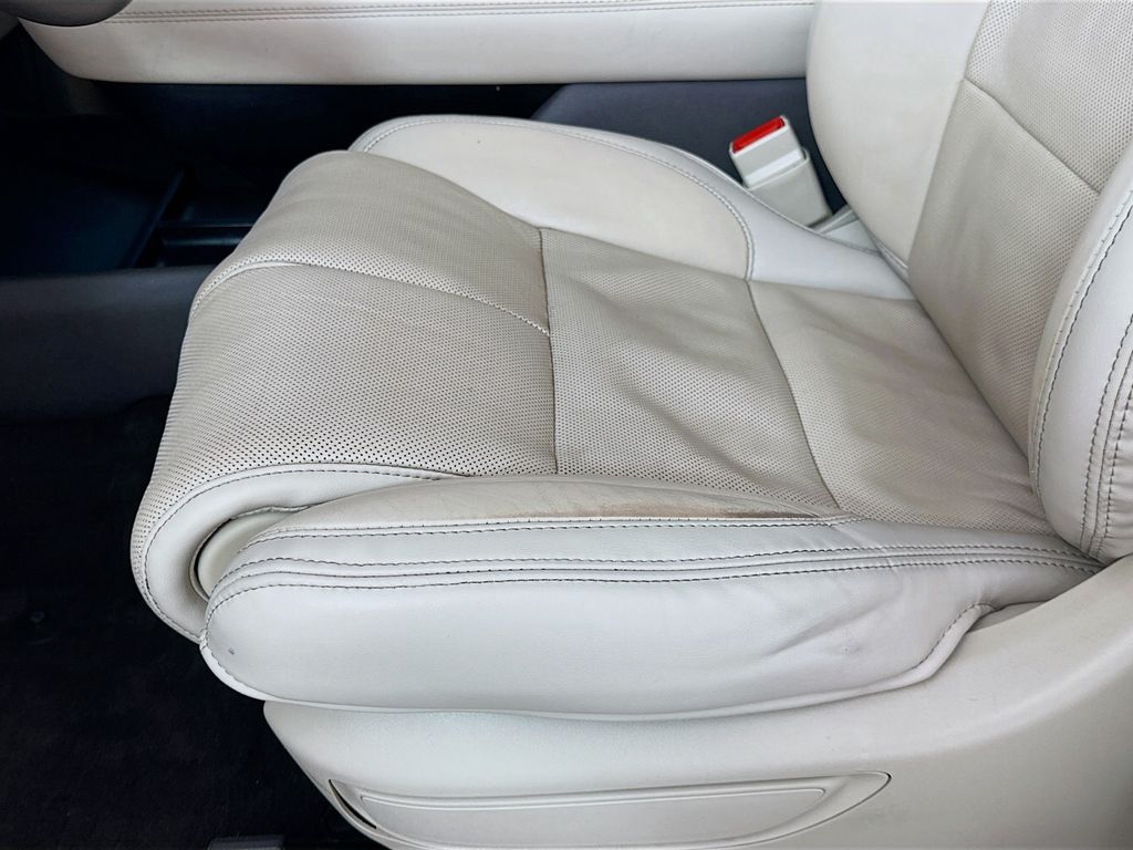 Thumbnail: 2021 Lincoln Navigator - 20