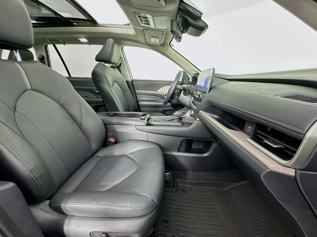 Used Car 2024 Toyota Grand Highlander  Platinum For Sale Under $50,000 In Austin, Texas