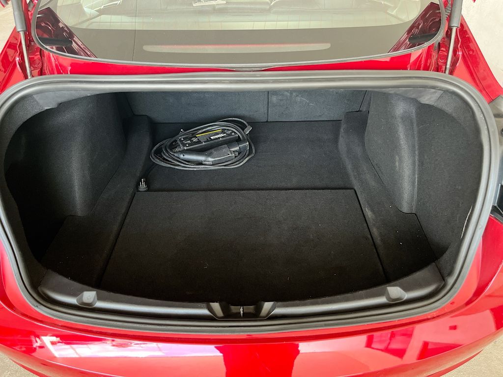 Used 2018 Red Tesla Mid Range image 26