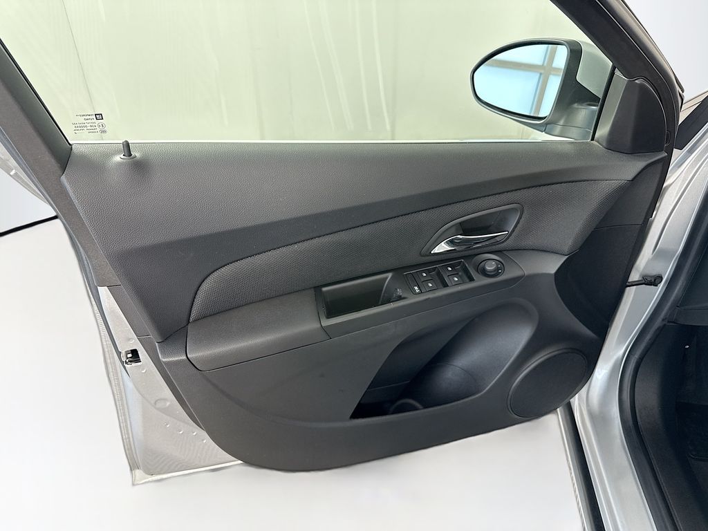 Thumbnail: 2012 Chevrolet Cruze - 23