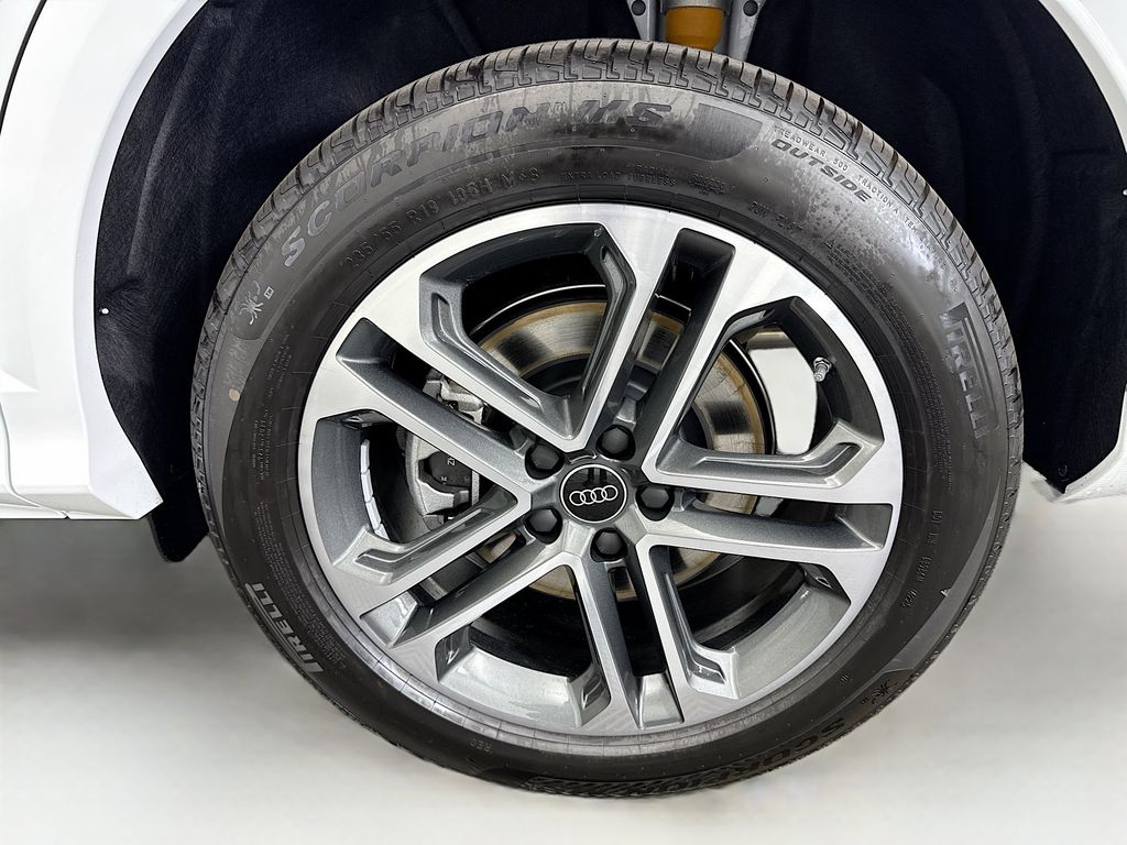 Thumbnail: 2025 Audi Q5 - 31