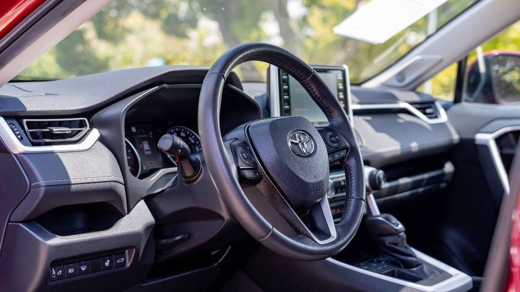 Used 2020 Toyota RAV4 XLE Premium 4D Sport Utility