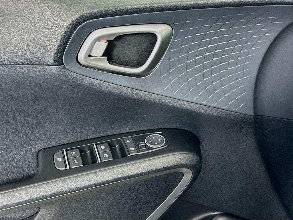 Thumbnail: 2020 Kia Soul - 17