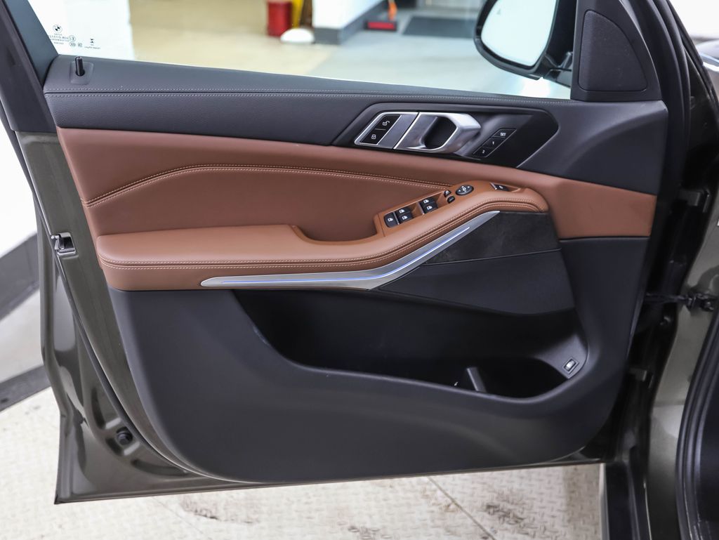 Thumbnail: 2023 BMW X5 - 9