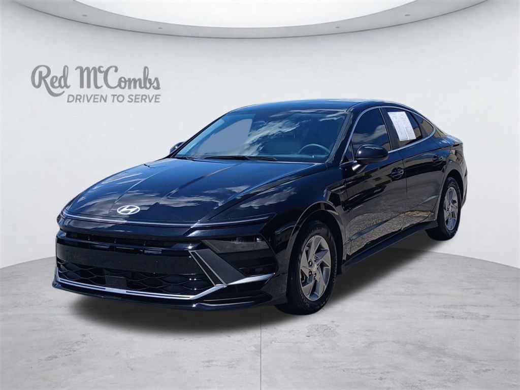 Abyss Black 2026 Hyundai Sonata Sedan Front-Wheel Drive 8-Speed Automatic