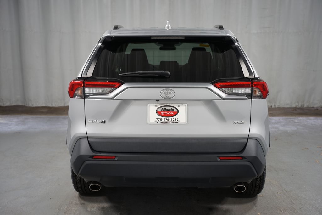 2021 Toyota RAV4 XLE 7