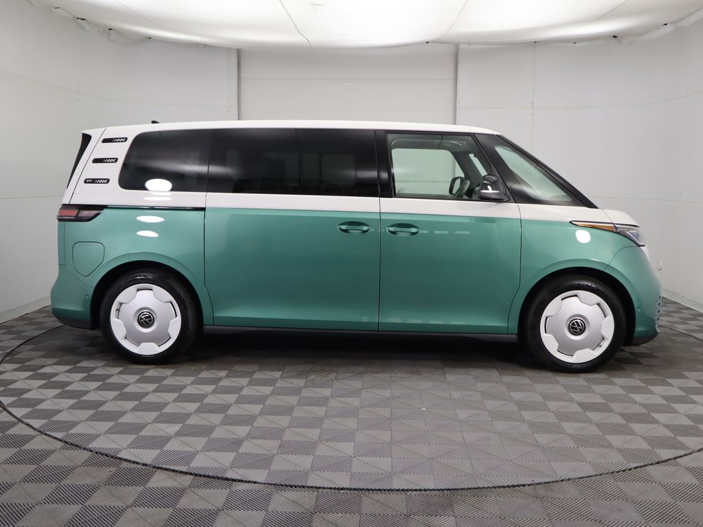 Thumbnail: 2025 Volkswagen ID.Buzz - 4