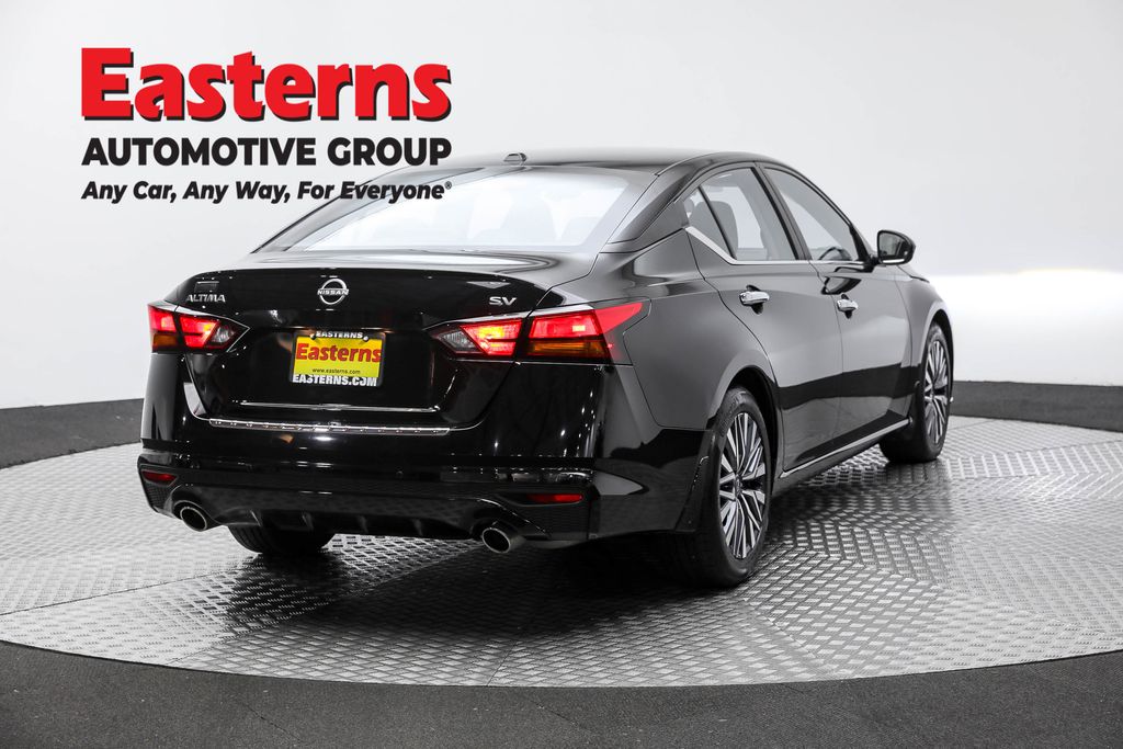Used 2023 Black Nissan 2.5 SV image 5